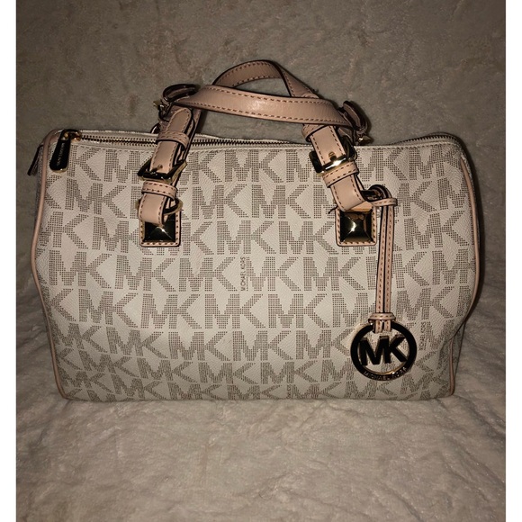 ✨Michael Kors Purse✨ - Picture 2 of 5